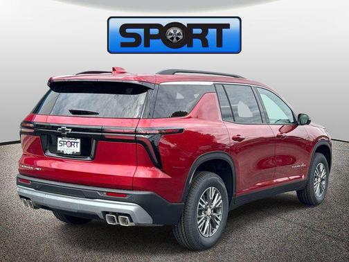 Radiant Red Tintcoat 2026 Chevrolet Traverse LT