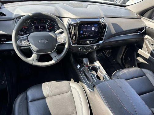 Sterling Gray Metallic 2023 Chevrolet Traverse RS