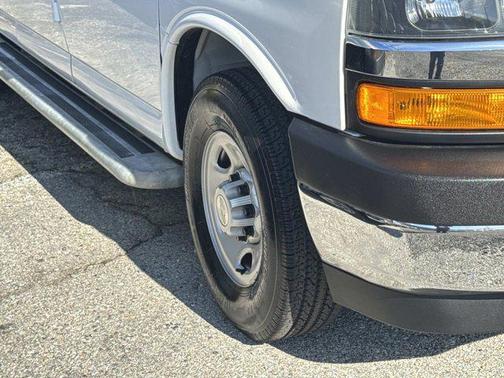 2023 Chevrolet Express 2500 RWD 2500 Regular Wheelbase WT