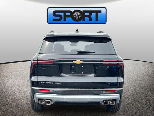GB8 MOSAIC BLACK METALLIC 2026 Chevrolet Traverse LT