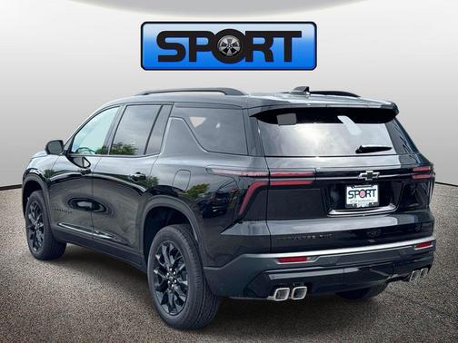 Mosaic Black Metallic 2026 Chevrolet Traverse LT