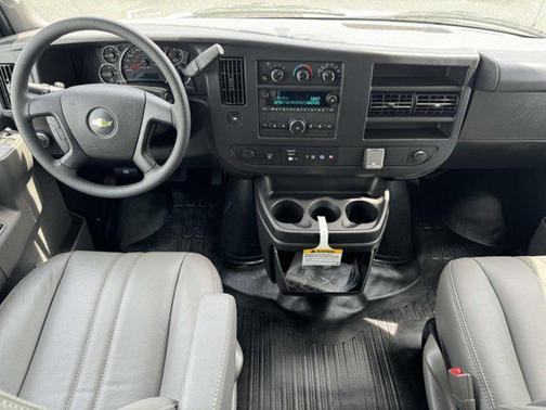 2025 Chevrolet Express 2500 RWD 2500 Regular Wheelbase WT