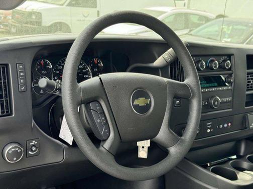2025 Chevrolet Express 2500 RWD 2500 Regular Wheelbase WT
