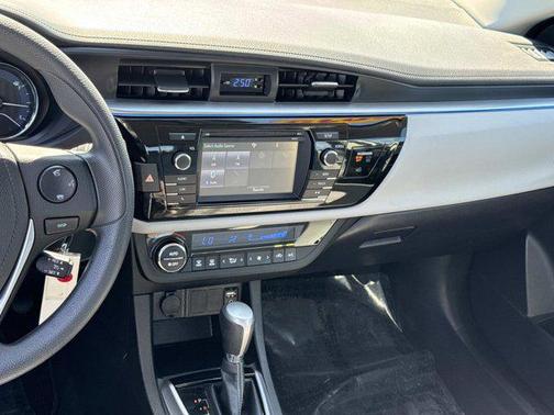 Super White 2015 Toyota Corolla LE