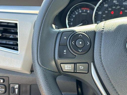 Super White 2015 Toyota Corolla LE