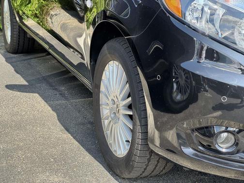 Black 2023 Mercedes-Benz Metris Base