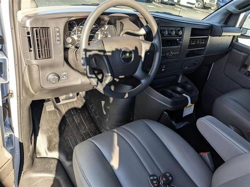 2025 Chevrolet Express 3500 RWD 3500 Regular Wheelbase WT