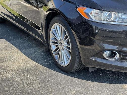 Tuxedo Black 2015 Ford Fusion SE