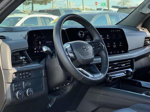 2025 Chevrolet Suburban 4WD Z71