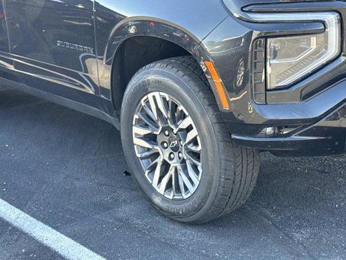 2025 Chevrolet Suburban 4WD Z71