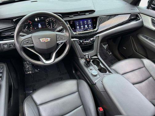 2025 Cadillac XT6 Premium Luxury FWD