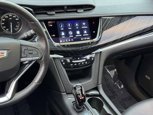 2025 Cadillac XT6 Premium Luxury FWD