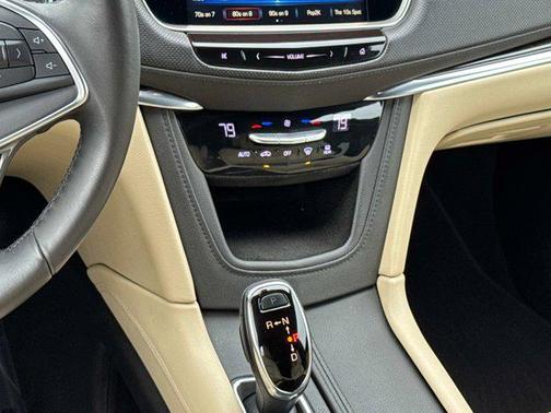 2017 Cadillac XT5 Base