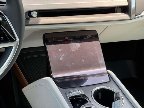 Argent Silver Metallic 2027 Cadillac VISTIQ Sport