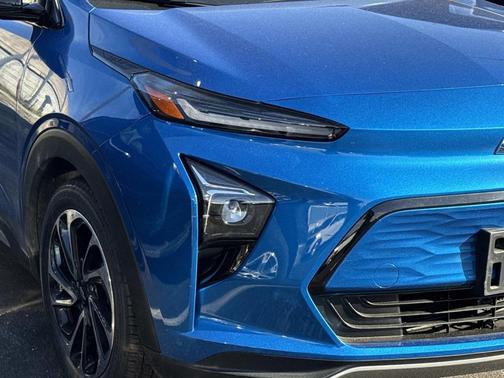 Bright Blue Metallic 2023 Chevrolet Bolt EUV FWD Premier