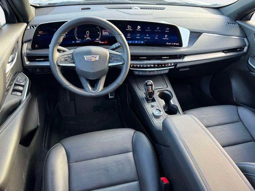 Argent Silver Metallic 2025 Cadillac XT4 Sport
