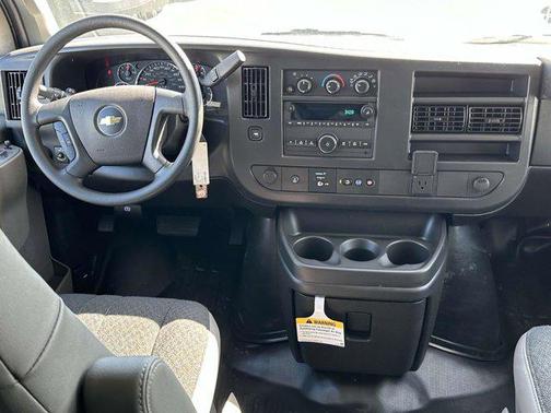 2025 Chevrolet Express 2500 RWD 2500 Regular Wheelbase WT
