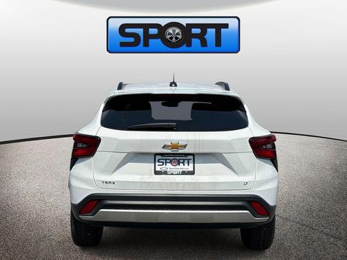 Summit White 2026 Chevrolet Trax LT
