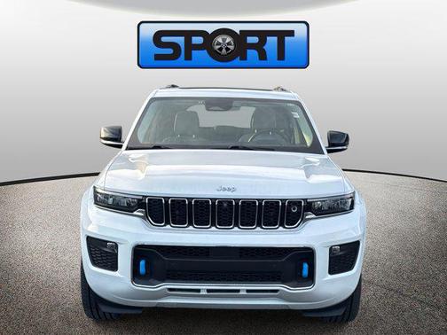 2022 Jeep Grand Cherokee 4xe Overland