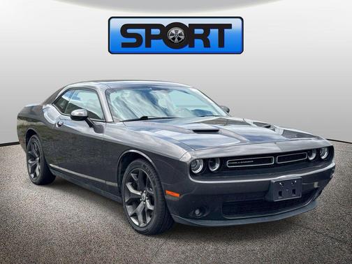 Granite Pearlcoat 2017 Dodge Challenger SXT