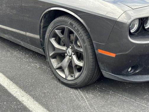 Granite Pearlcoat 2017 Dodge Challenger SXT