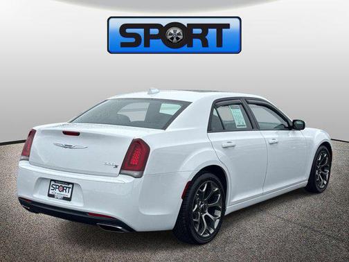 Bright White Clearcoat 2018 Chrysler 300 S