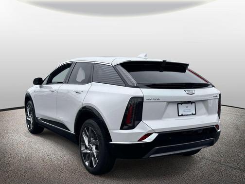 Crystal White Tricoat 2025 Cadillac OPTIQ Luxury 2 AWD