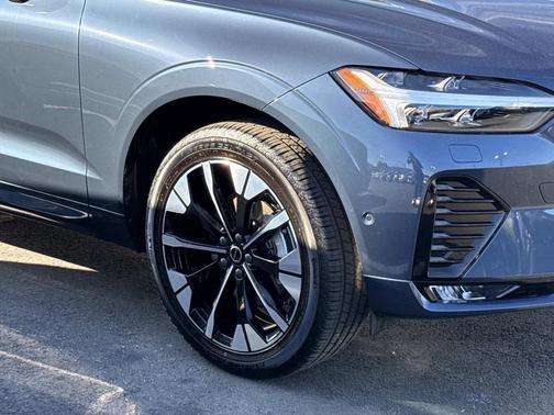 Denim Blue Metallic 2026 Volvo XC60 B5 Ultra