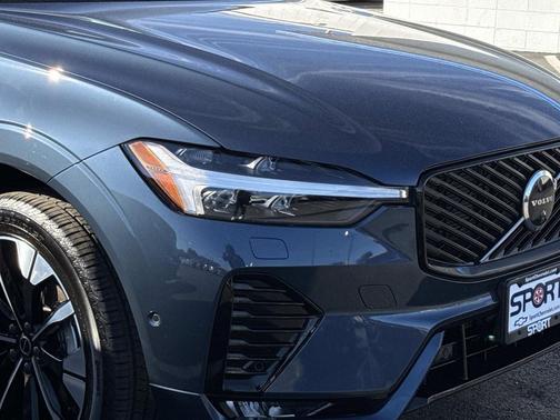 Denim Blue Metallic 2026 Volvo XC60 B5 Ultra