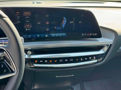 2024 Cadillac LYRIQ Luxury w/1SE