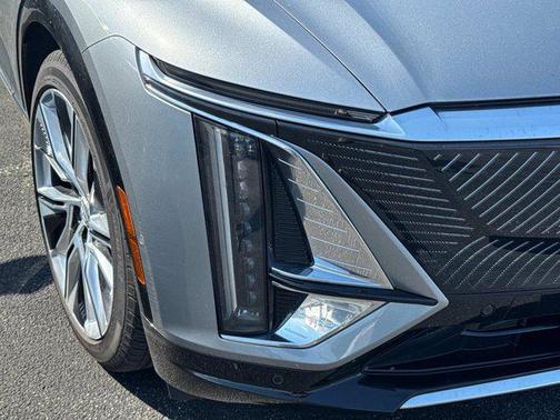 2024 Cadillac LYRIQ Luxury w/1SE