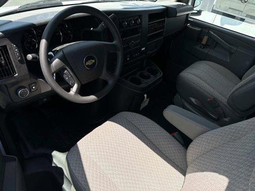2025 Chevrolet Express 2500 RWD 2500 Regular Wheelbase WT