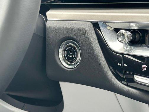 2024 Cadillac LYRIQ Luxury w/1SC
