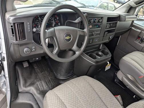 2025 Chevrolet Express 2500 RWD 2500 Regular Wheelbase WT