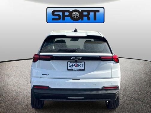 GAZ SUMMIT WHITE 2027 Chevrolet Bolt LT