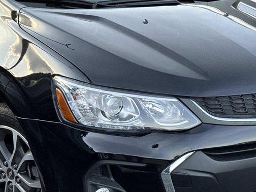 Mosaic Black Metallic 2017 Chevrolet Sonic LT