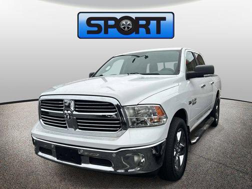 Bright White Clearcoat 2018 RAM 1500 Big Horn