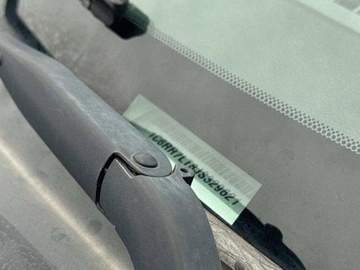 Bright White Clearcoat 2018 RAM 1500 Big Horn