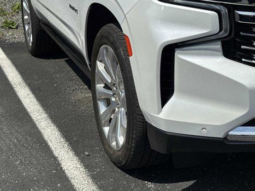 Iridescent Pearl Tricoat 2023 Chevrolet Tahoe Premier