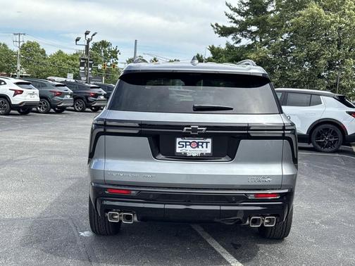 Sterling Gray Metallic 2026 Chevrolet Traverse High Country