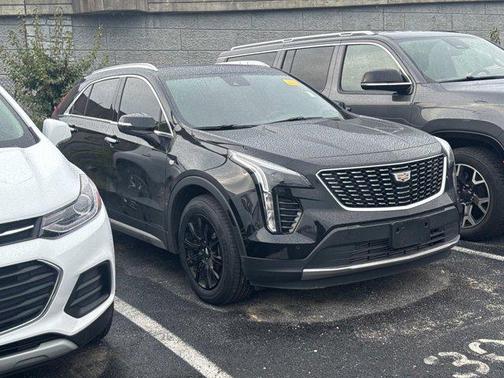 2022 Cadillac XT4 Premium Luxury