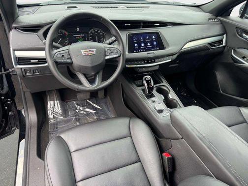 2022 Cadillac XT4 Premium Luxury