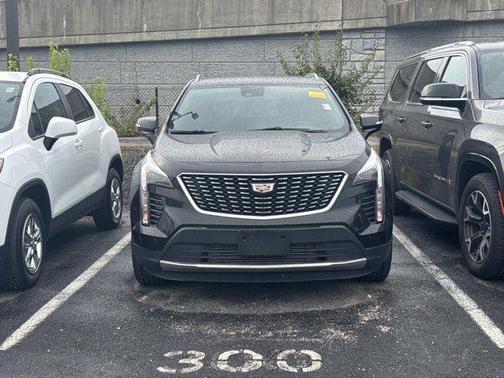 2022 Cadillac XT4 Premium Luxury