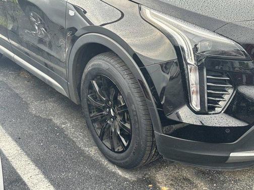 2022 Cadillac XT4 Premium Luxury