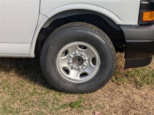 2025 Chevrolet Express 2500 RWD 2500 Regular Wheelbase WT