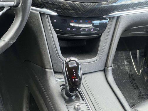 Stellar Black Metallic 2021 Cadillac XT6 Premium Luxury AWD