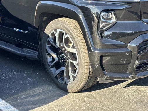 2025 Chevrolet Silverado EV RST