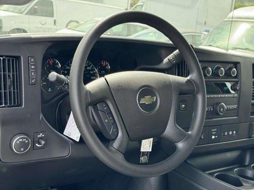 2025 Chevrolet Express 2500 RWD 2500 Regular Wheelbase WT