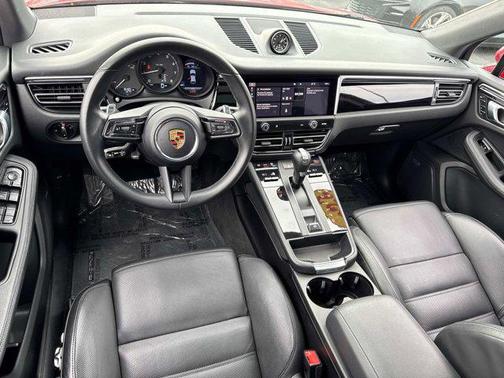 2022 Porsche Macan Base