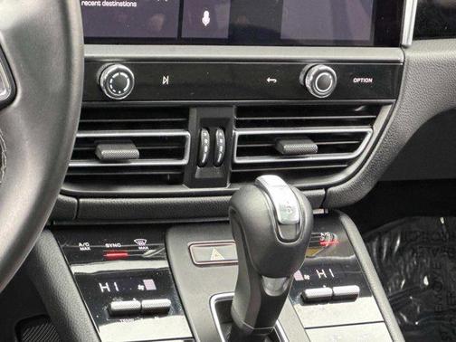 2022 Porsche Macan Base
